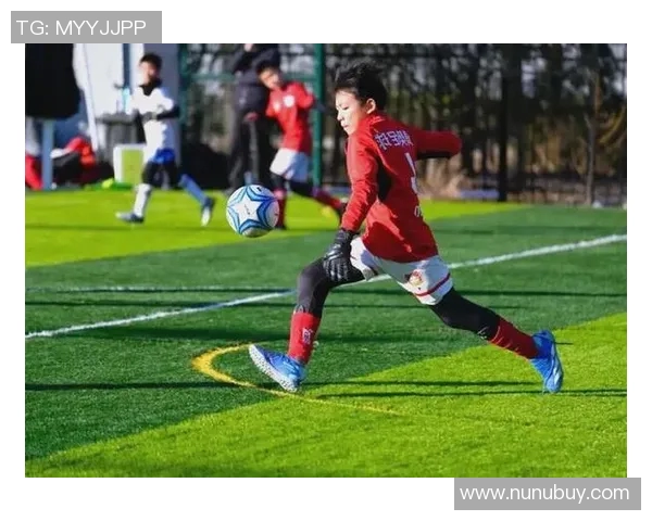 我们的足球明星与我们共同成长的旅程与回忆