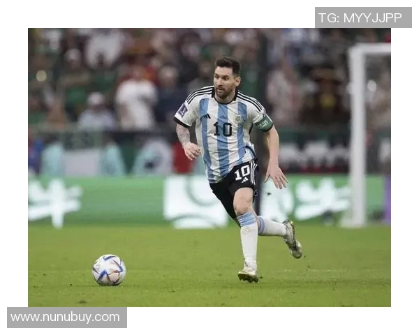 我心中的足球英雄：追随梅西的足迹与激情